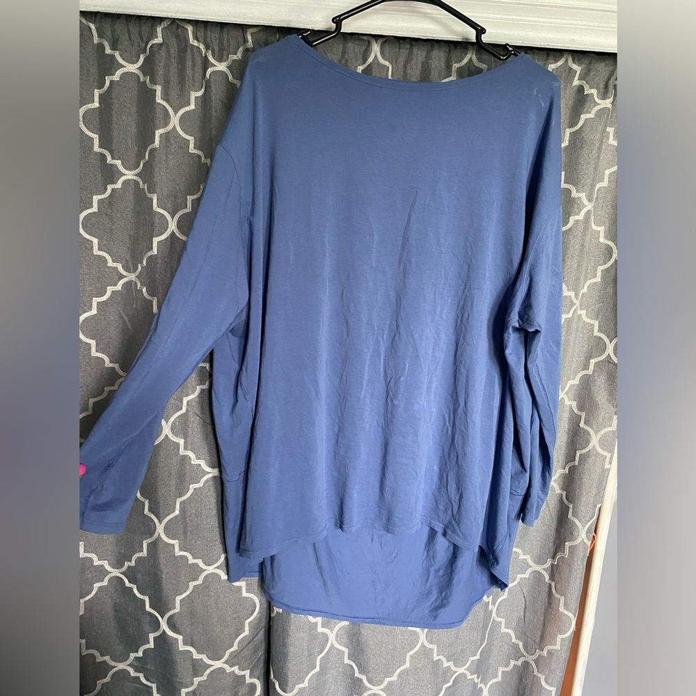 Lululemon shirt. Worn one time, tag comes with it!
